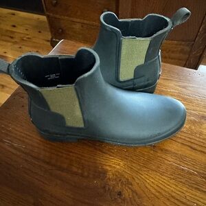 Hunter Olive Boots short